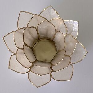 COPY - Delicate lotus flower tea light holder